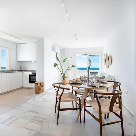 Apartment La Riviera - Stunning By The Beach *